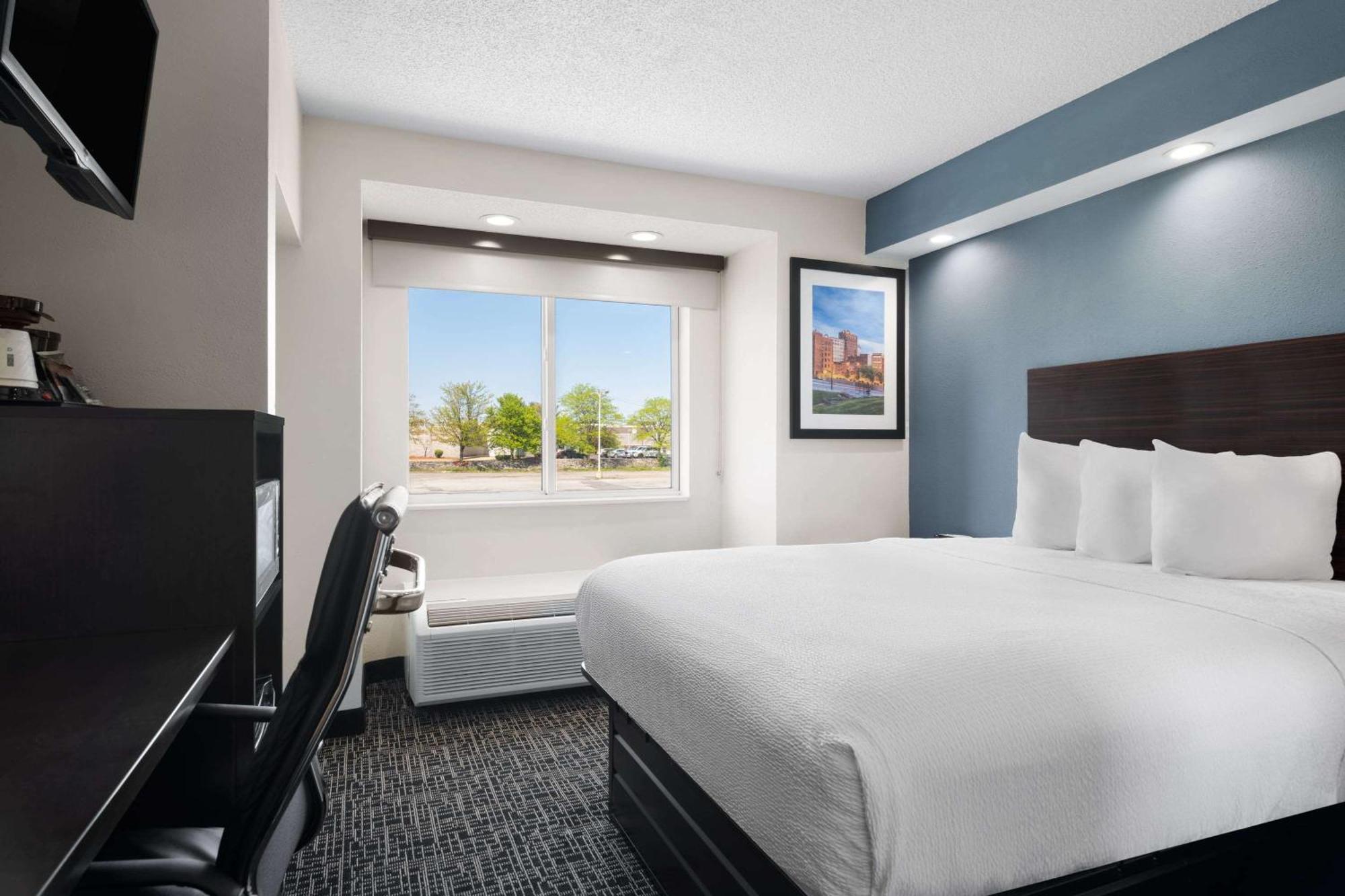Hotel Baymont By Wyndham Boardman Exterior foto